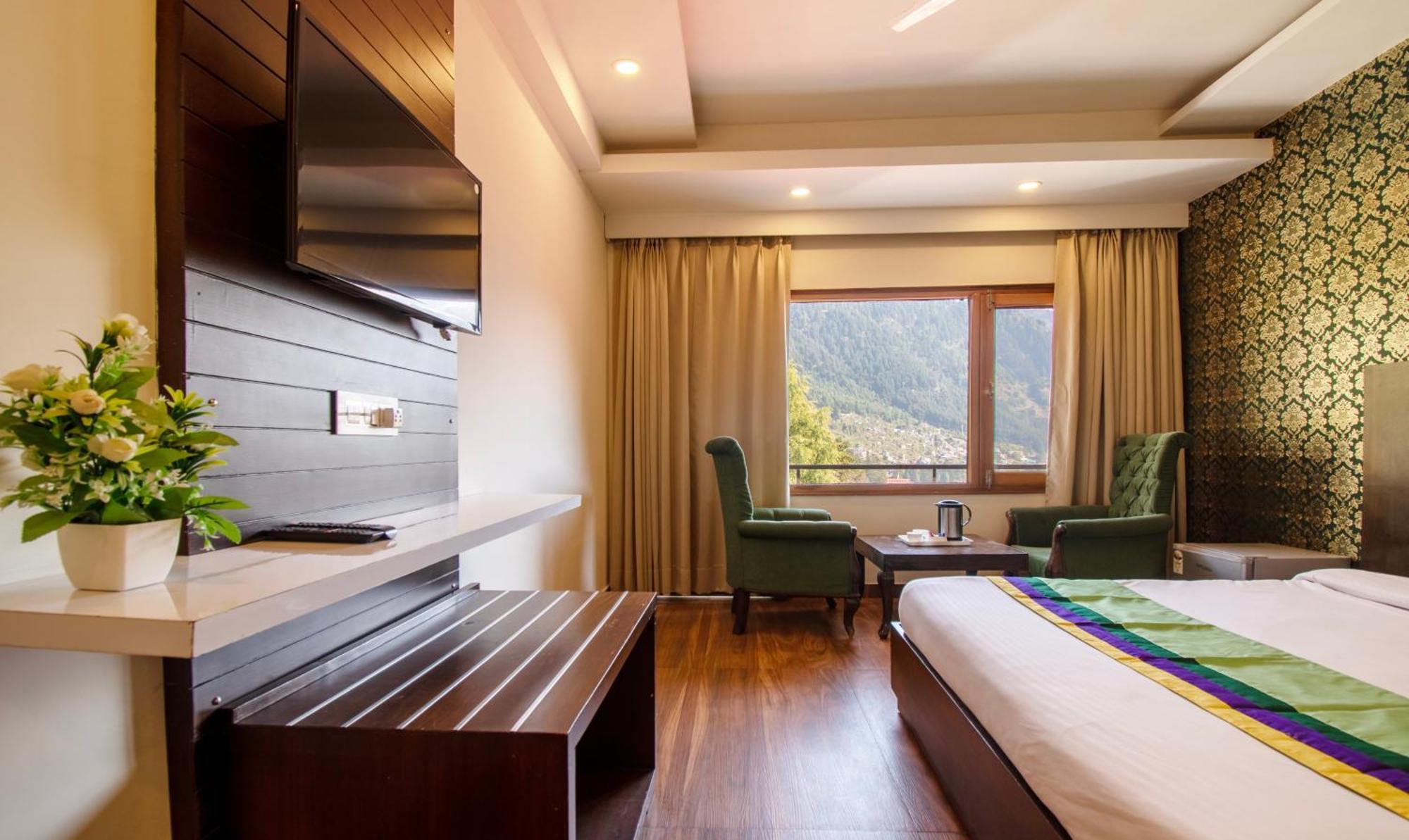 Hotel Ambika Residency, Near Hidimba Devi Temple à Manāli Extérieur photo